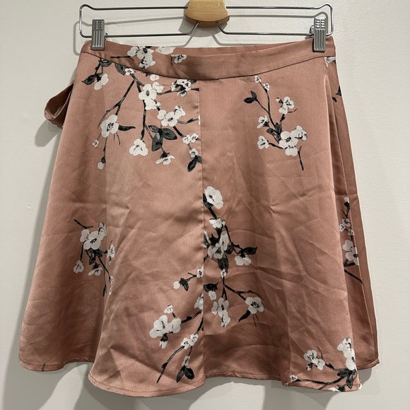 Dynamite pink satin feel wrap skirt size Small - Picture 2 of 7